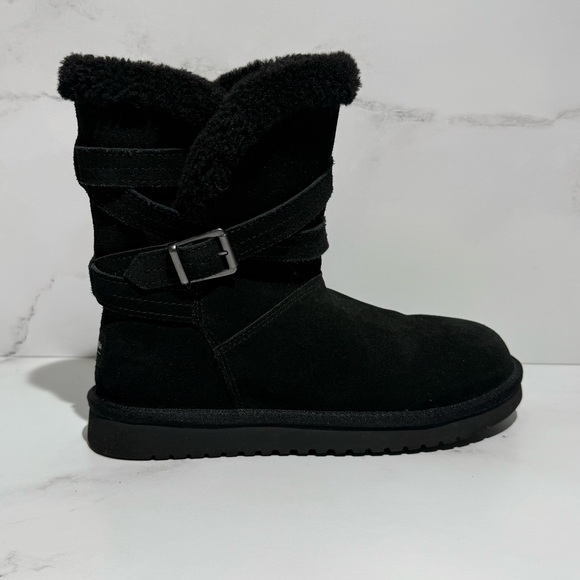 Black Koolaburra by UGG (size 7) - Picture 2 of 8